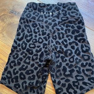 🔥Balance Athletica Kingdom Biker Shorts🔥